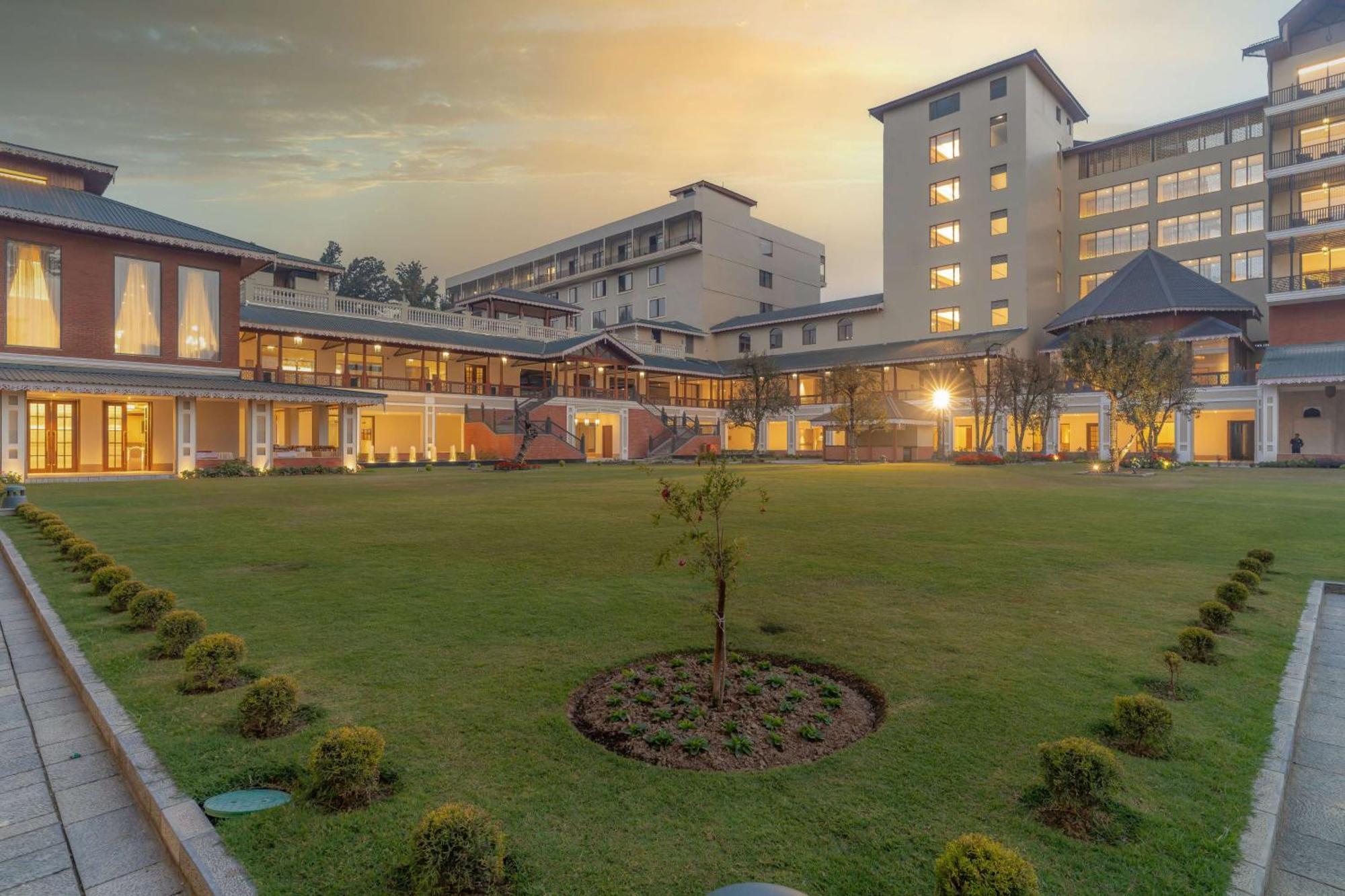 Radisson Collection Hotel & Spa, Riverfront Srinagar Exterior photo